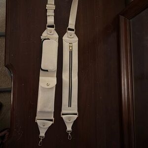Bandolier White And Gold Billie Crossbody Strap
New without tag.